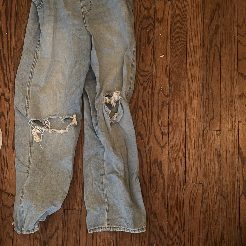 Levi’s denim ripped knee overalls - Picture 2 of 2